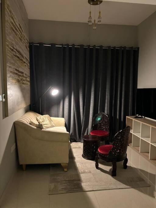 Layali - Chic 1br With Balcony In Business Bay *