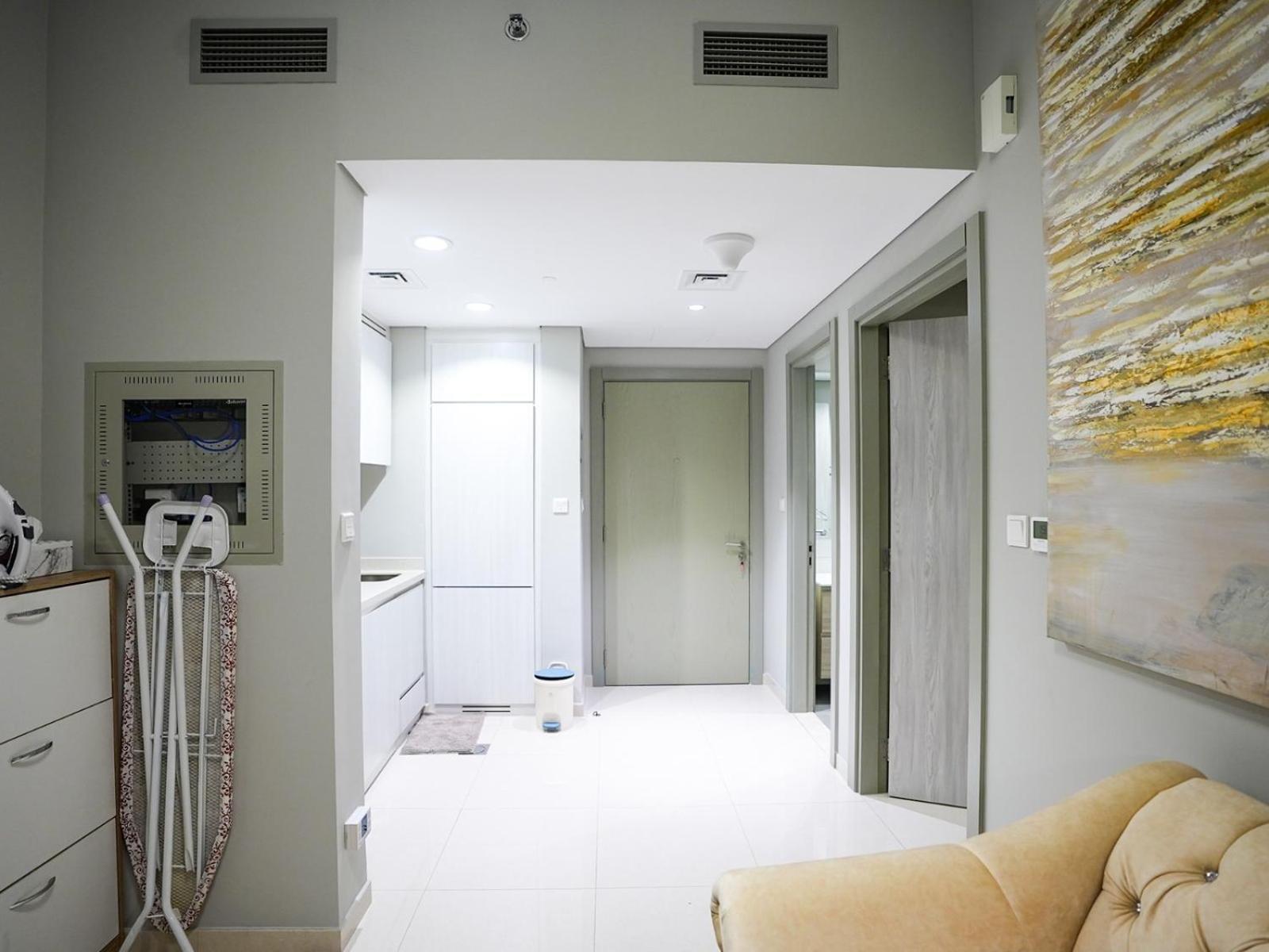 Layali - Chic 1br With Balcony In Business Bay